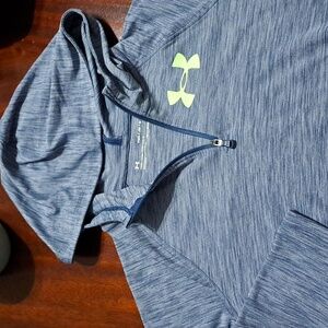 Under Armour Heat Gear Tech Long Sleeve Hooded Blue youth Medium NWOT.